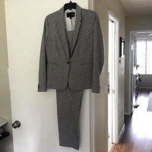 Banana Republic Light Weight Suit:jacket 8, pts 10